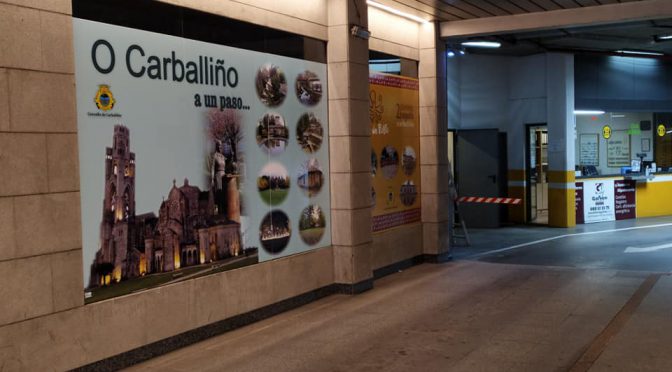 O concello instala dous paneis turísticos do Carballiño en Ourense